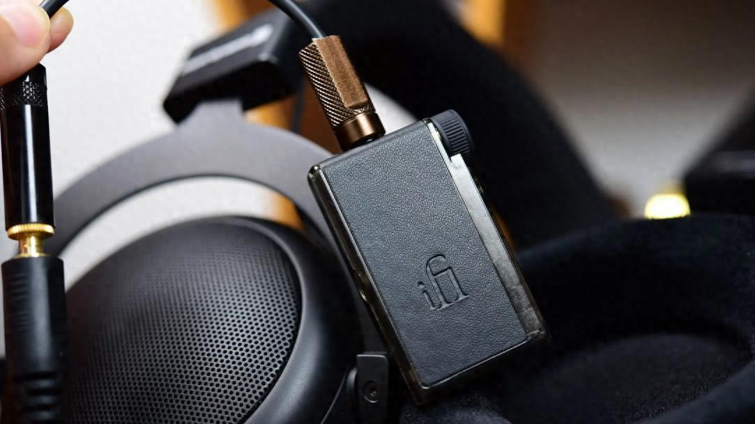 手机加个 “小尾巴” 真能提升音质？今天唠一唠！