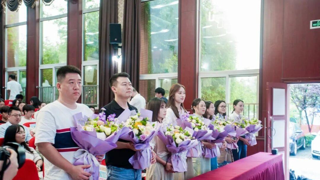 逐梦新程！重庆电讯职业学院隆重举行2026届学生毕业典礼