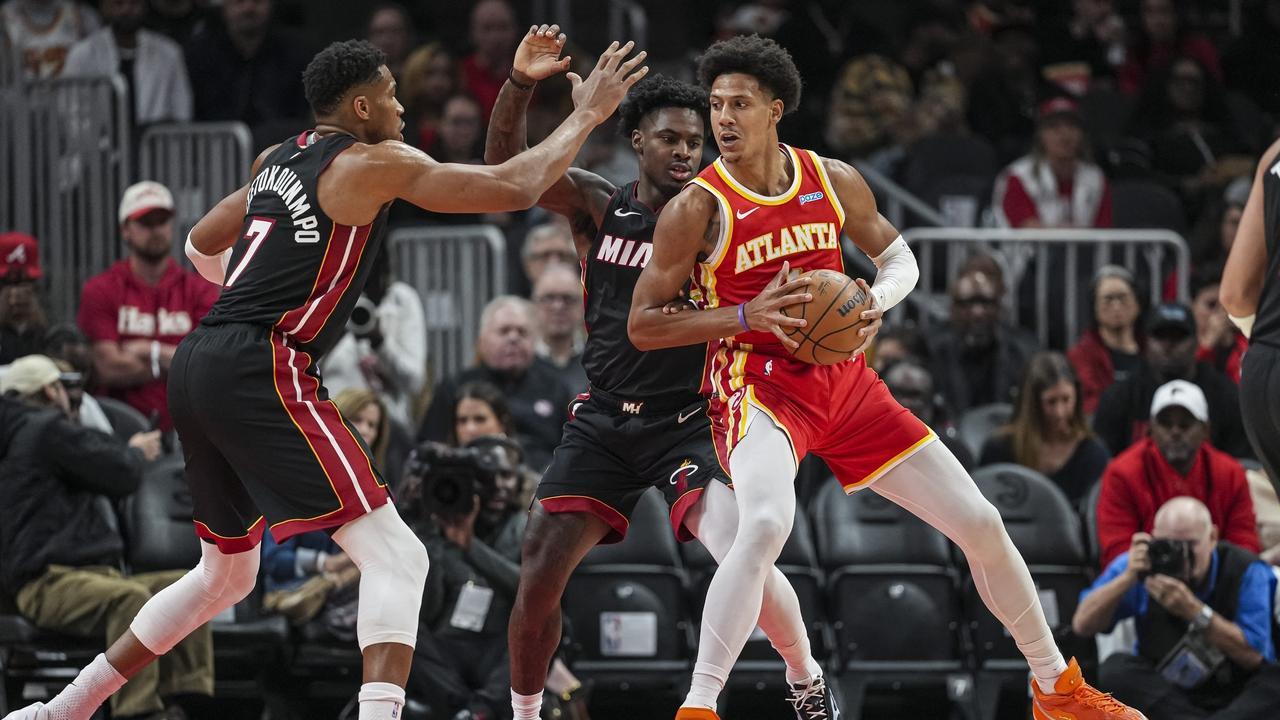 老鹰117-129不敌热火，遭遇NBA3连败，热火赛季首胜