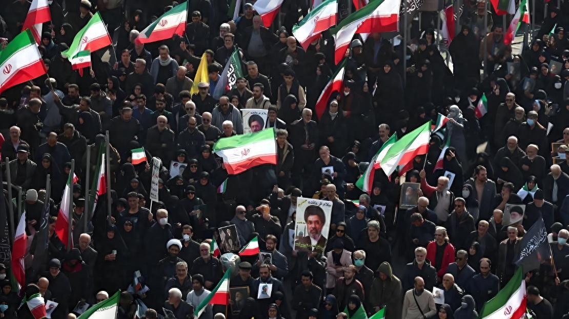 美以失算！伊朗新王上台首战竟是对内“开刀”，这给中国提了个醒