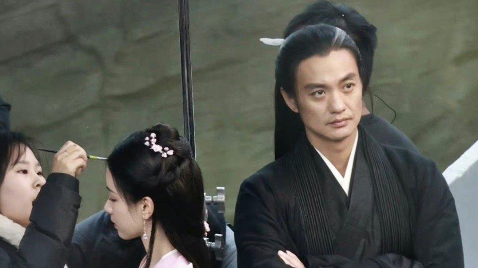 陈都灵工作室在宣传新剧时为何突然怒吼女演员？真相令人意外。