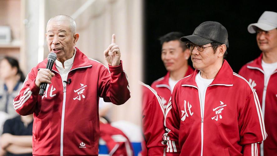 李连杰、吴京同框站角落！90岁恩师吴彬寿宴爆火，这才是中国武林最后的规矩