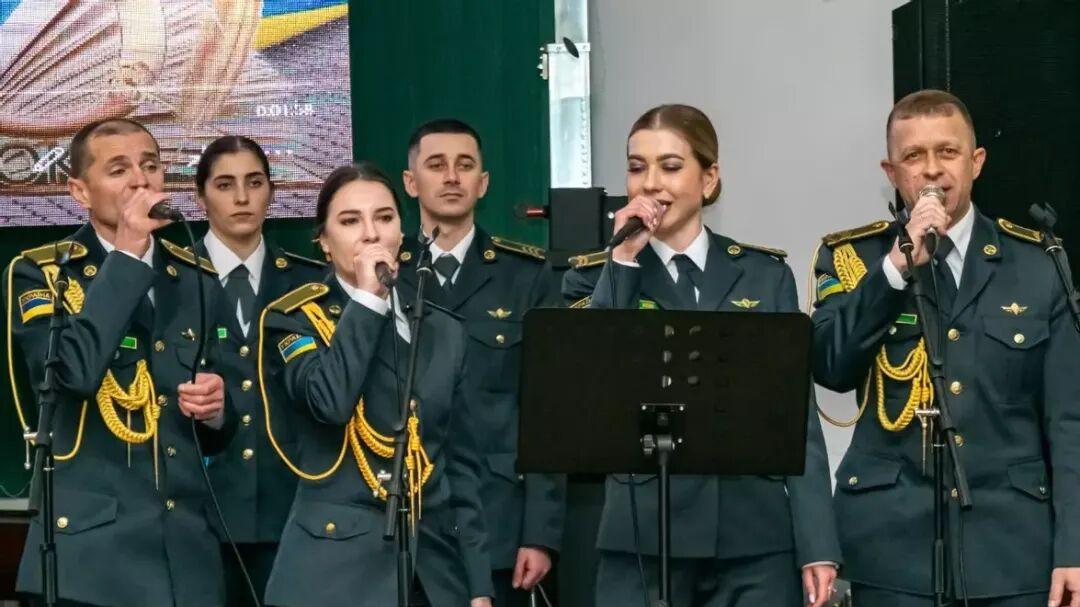 乌克兰女孩被洗脑推向深渊：保卫祖国的边疆是我的信念！