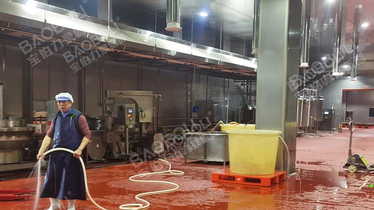 别再被忽悠了！食品厂车间地面材料怎么选？耐120℃热冲击是底线