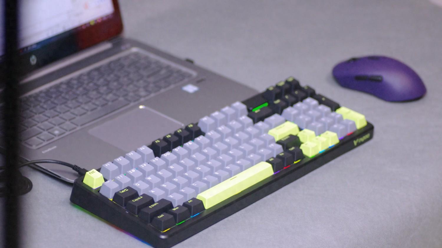 续航王者组合：V700DIY-98 与 VT9MAX 无线键鼠套装