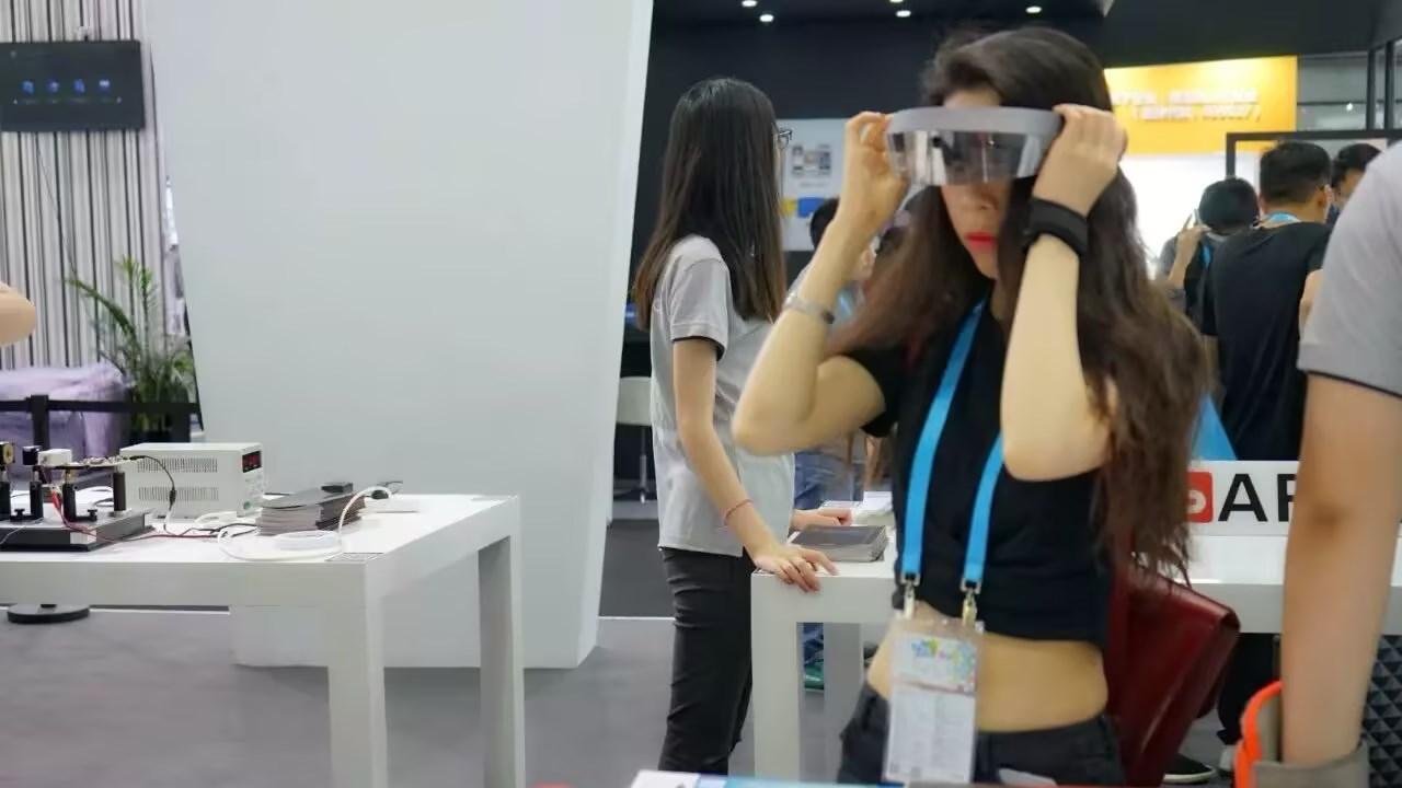 端到端自动驾驶对决：中国车企全线押注“纯视觉+AI大脑”