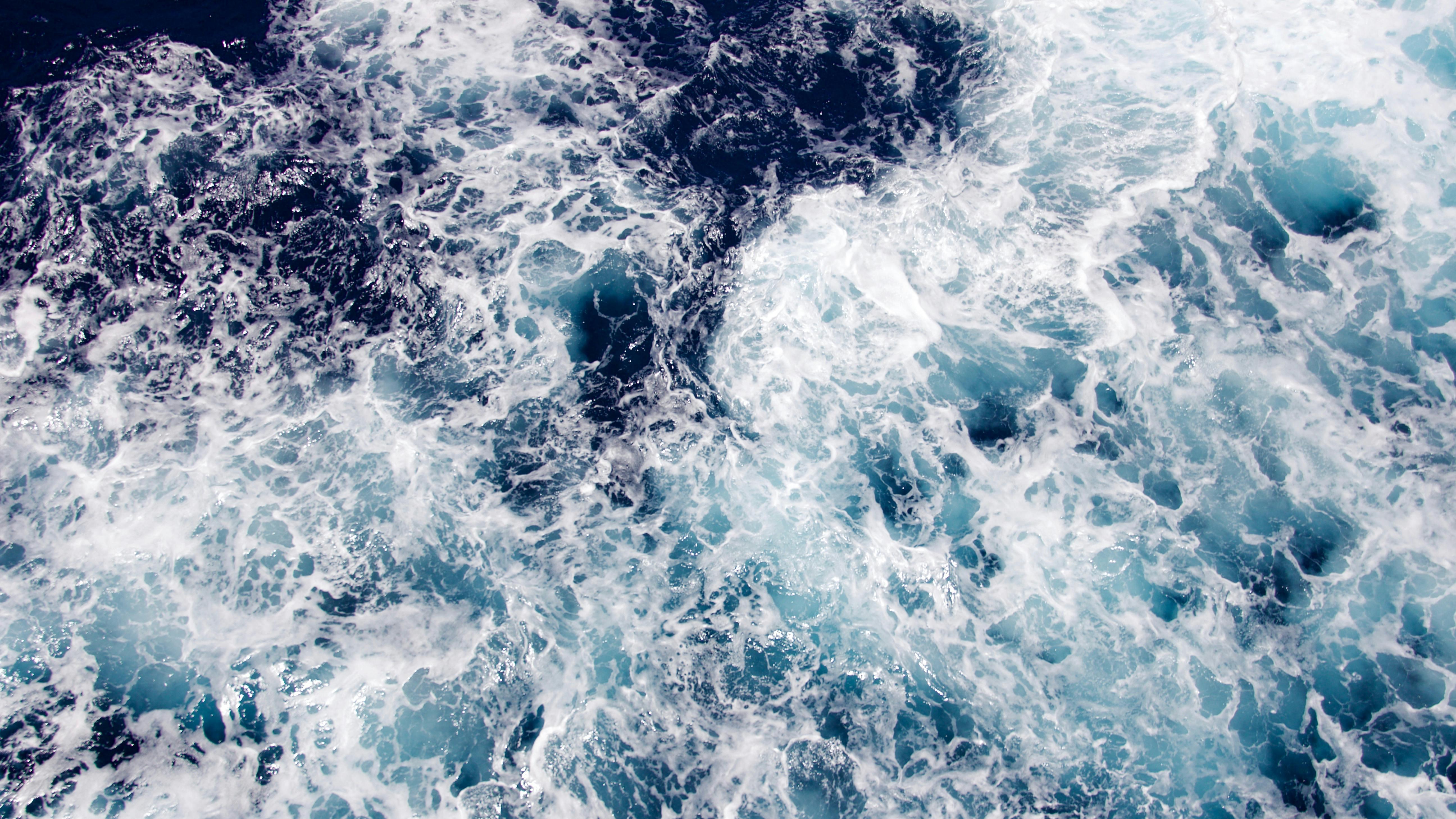 《吸引力法则》：轻松创造丰盛，活出理想人生