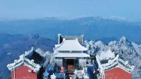 武当山问道之旅：登金顶观云海，寻一刻身心归宁