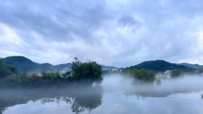 安徽太湖：一汪美玉，半幅云烟