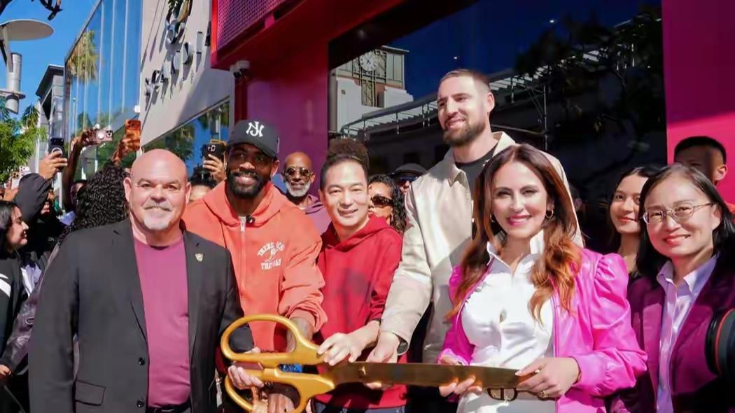 双向奔赴的支持，安踏送汤普森终身代言合同，退役后有保障了