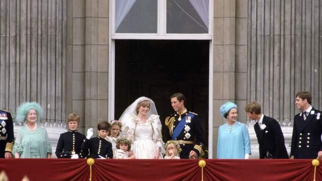 45年前的今天，查尔斯如何爱上戴安娜？从少女初遇到世纪订婚