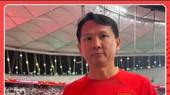 “退钱哥”将穿国足战袍观世界杯：国家队没来，但希望球迷能来
