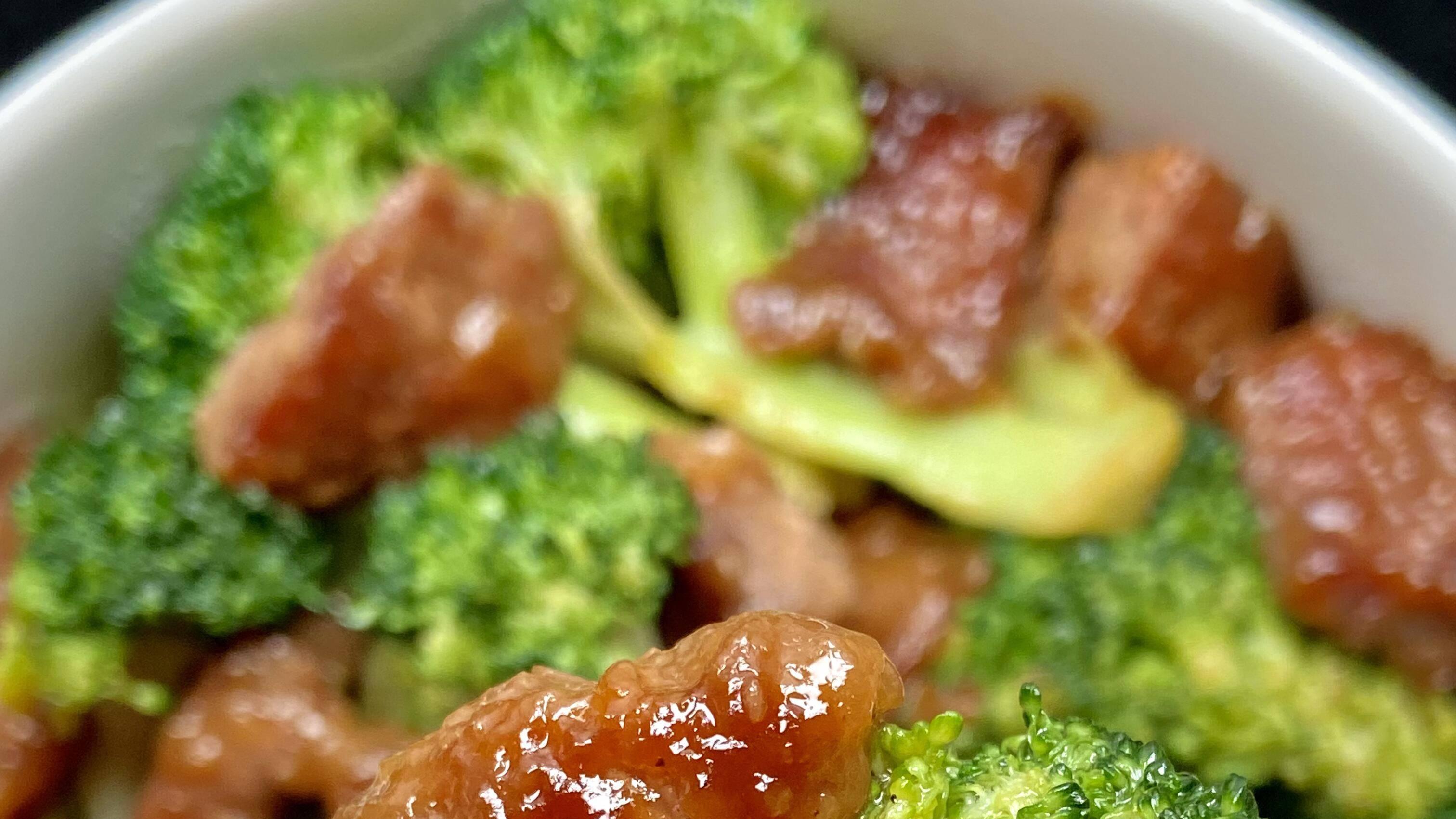 把减脂餐炒出烧烤味，这口脆嫩爆汁的牛肉西兰花，专治没胃口！