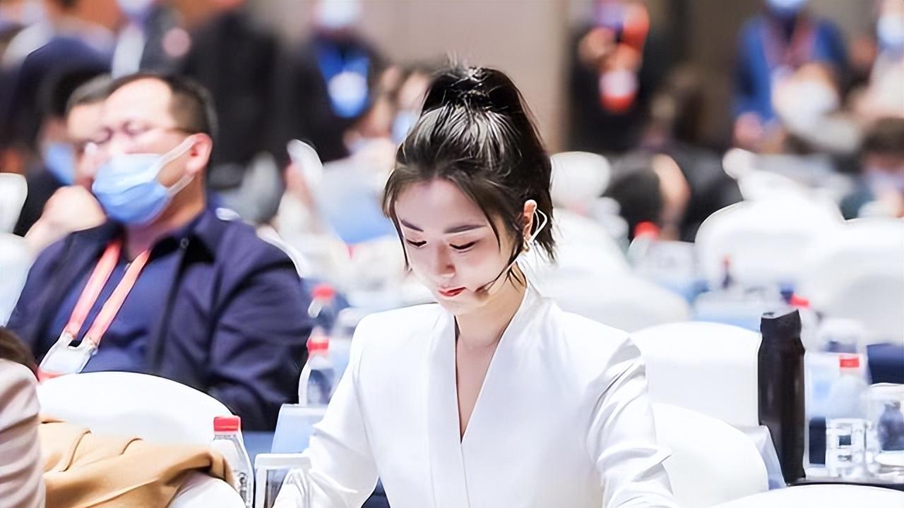 把自己放在人生的第一顺位！薇娅直言人生是旷野，说得真好！