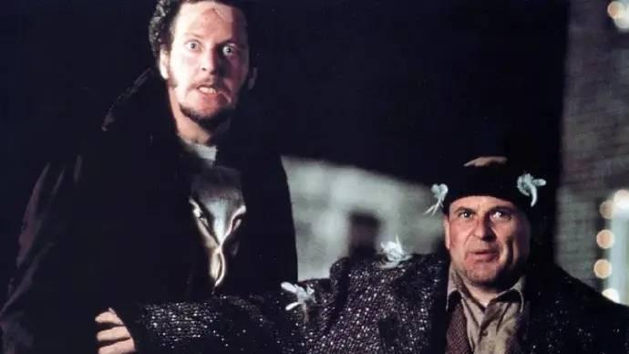 《小鬼当家》丹尼尔涉嫖娼遭刑事指控 上月收罚单今被起诉