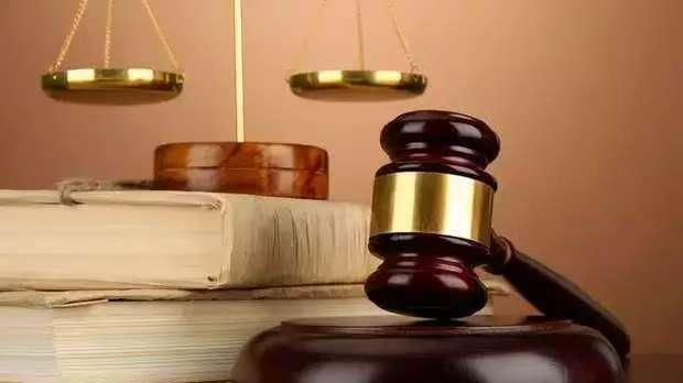 员工请假后喝酒身亡，家属却向单位索赔？法院判决一锤定音，网友吵翻了！