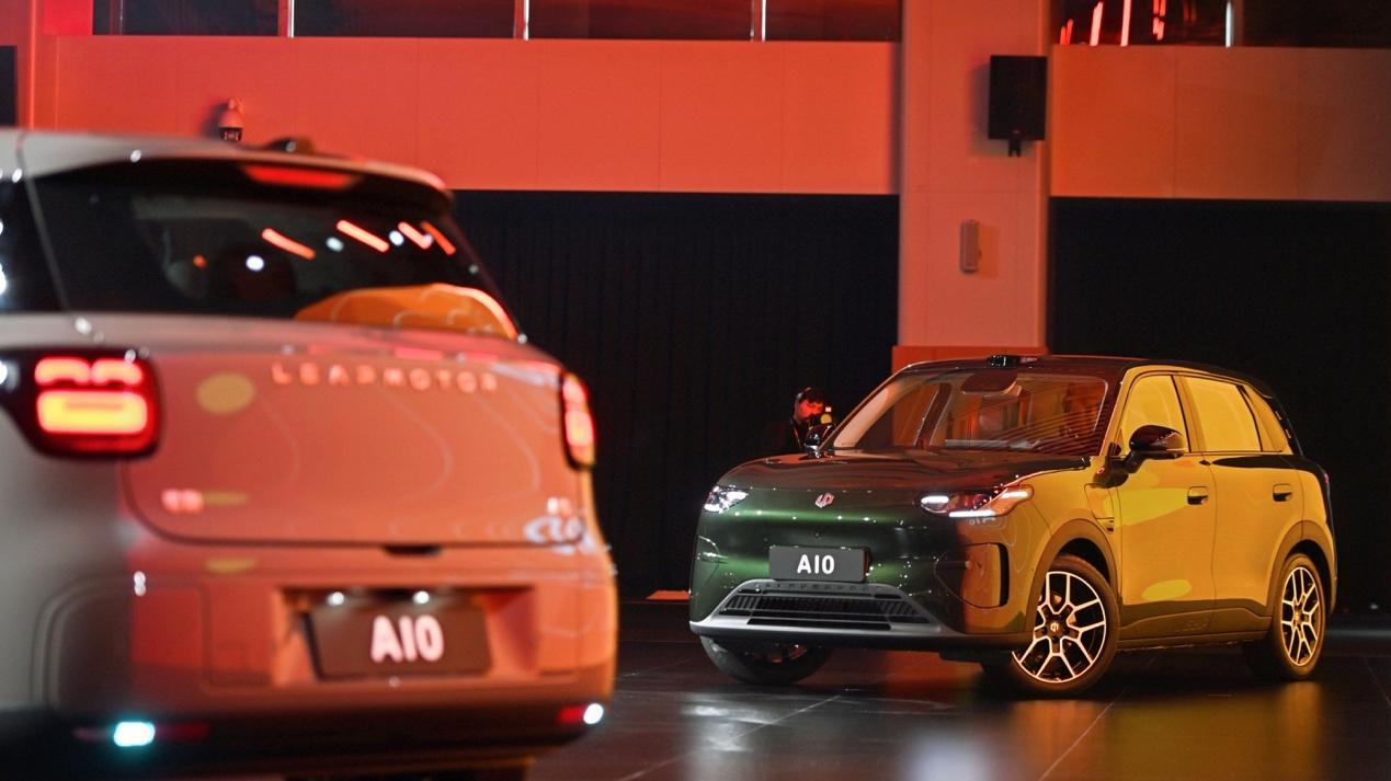 零跑A10上市即爆款，上周末大定订单突破9000台