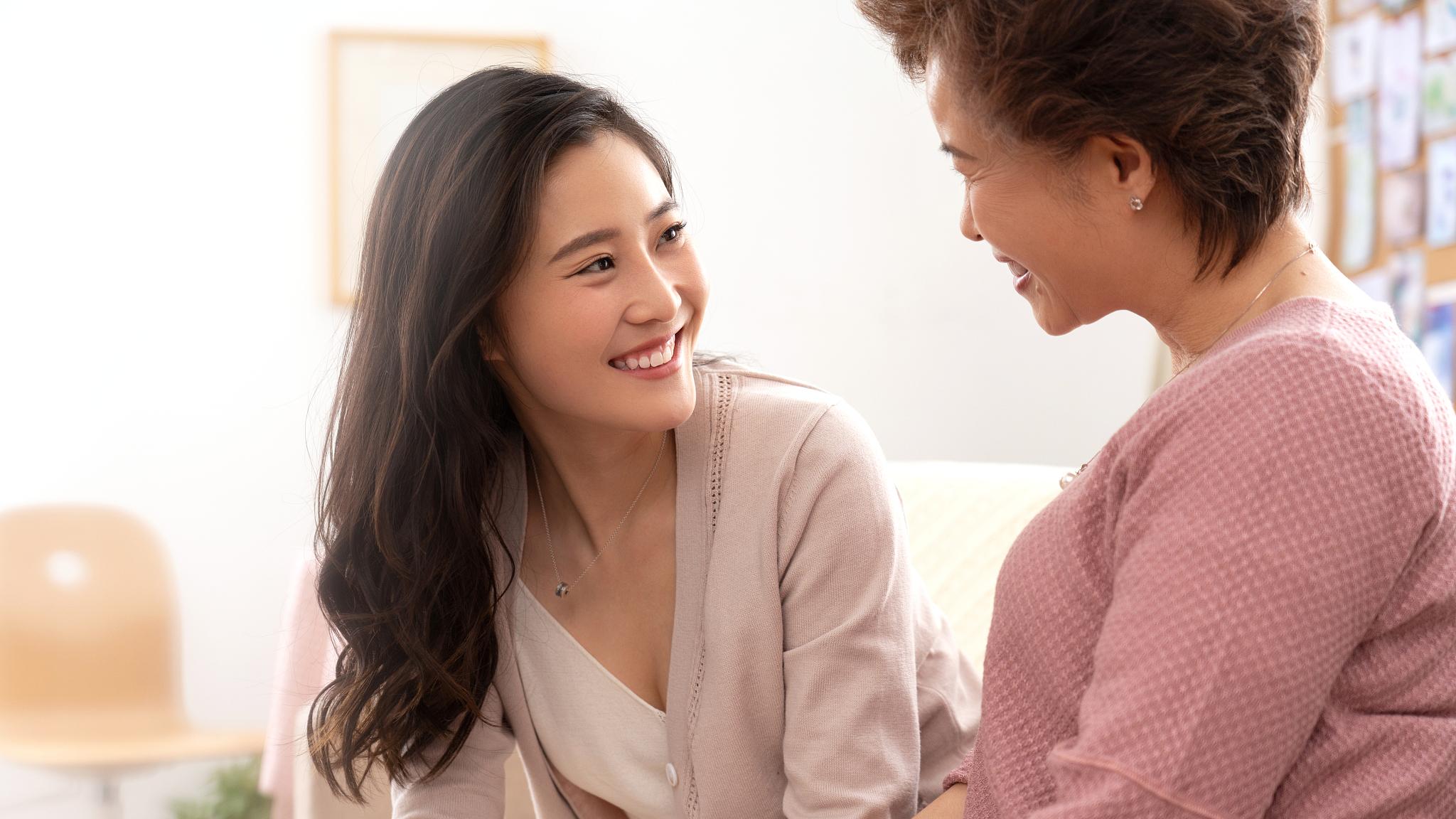 弟媳生孩子，我备1万块红包，见她对我妈的态度，我决定一分不给