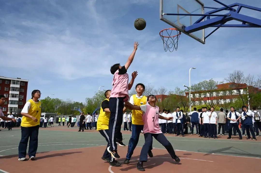 运球、突破、上篮！实验少年在破风！忻州实验中学第三届“三人制”篮球赛燃情上演