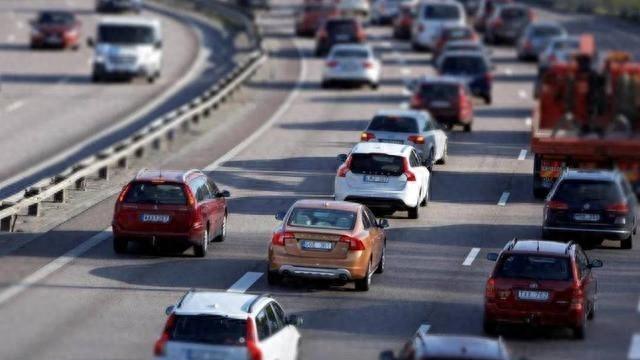 奥迪A6L跌到26万还是没人抢，燃油车这次降价不太对劲