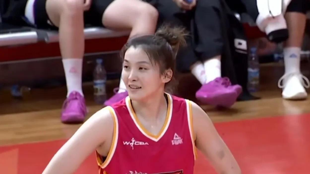 山西女篮101-80上海队！小组赛取得五战五胜，以排名第一打进八强