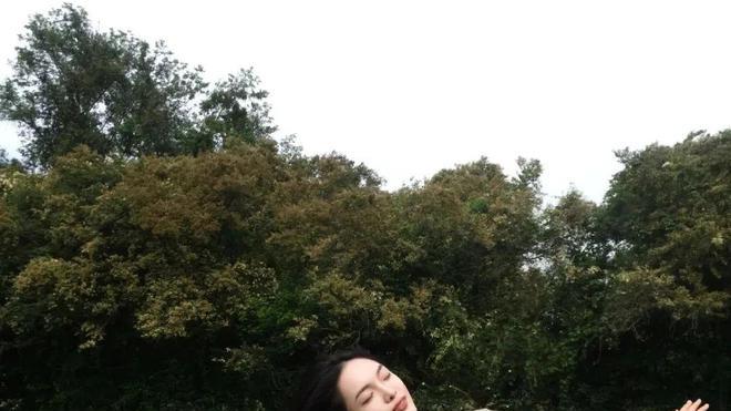 亚麻穿搭怎么穿出高级感？看这些推荐