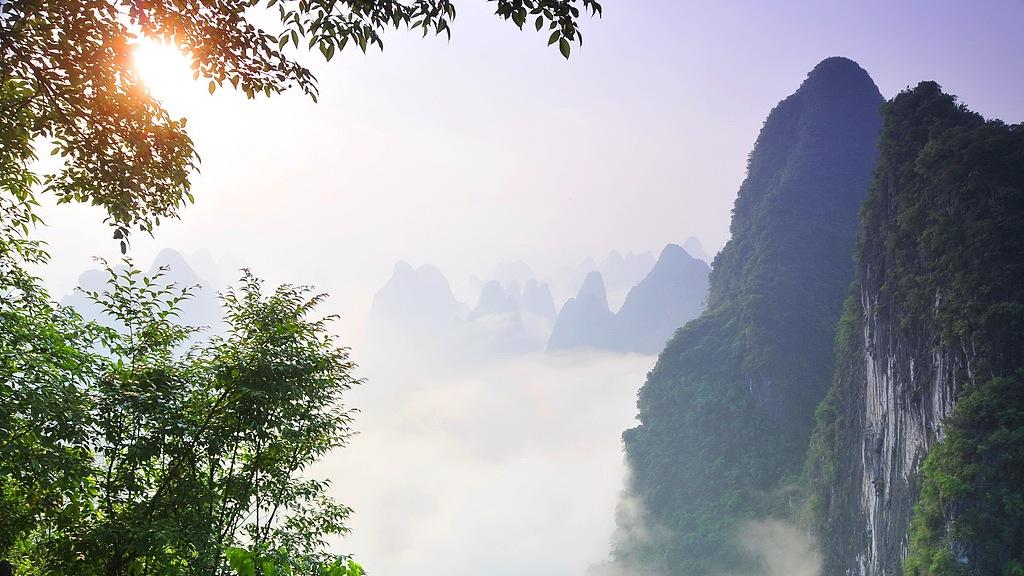 飞机刚落地云南，儿子儿媳就着急往回赶! 亲家母斥我事多耽误她看雪山! 我：那以后她们近百万的房贷你还