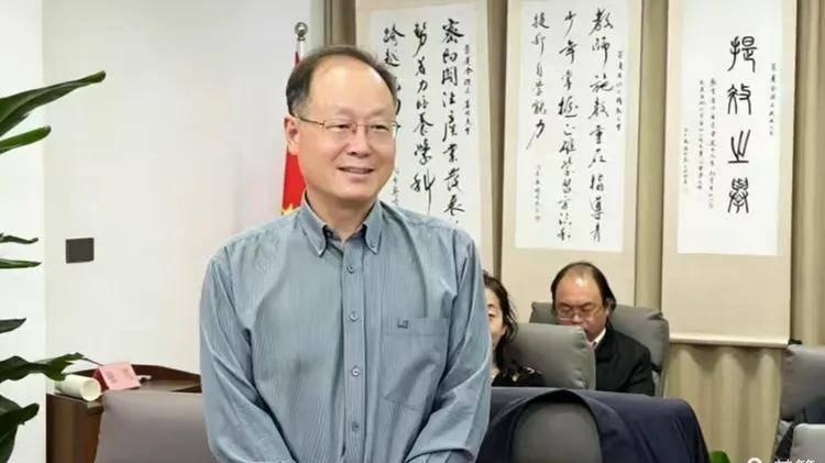 江苏侨界人士迎“五一”活动 —— 杨岭琴书法展在宁举行