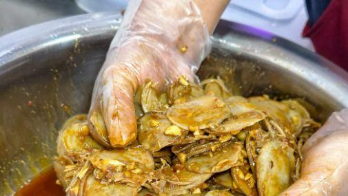 捆鸡切片，豆制品卤出的嚼劲辣香