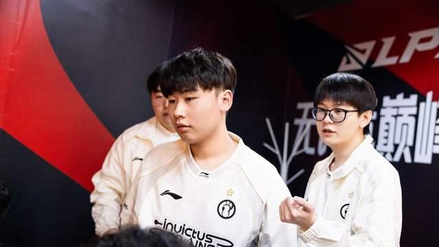 榜首争夺战！TES六连胜终结后再遇强敌，IG能否走出五连败泥潭？
