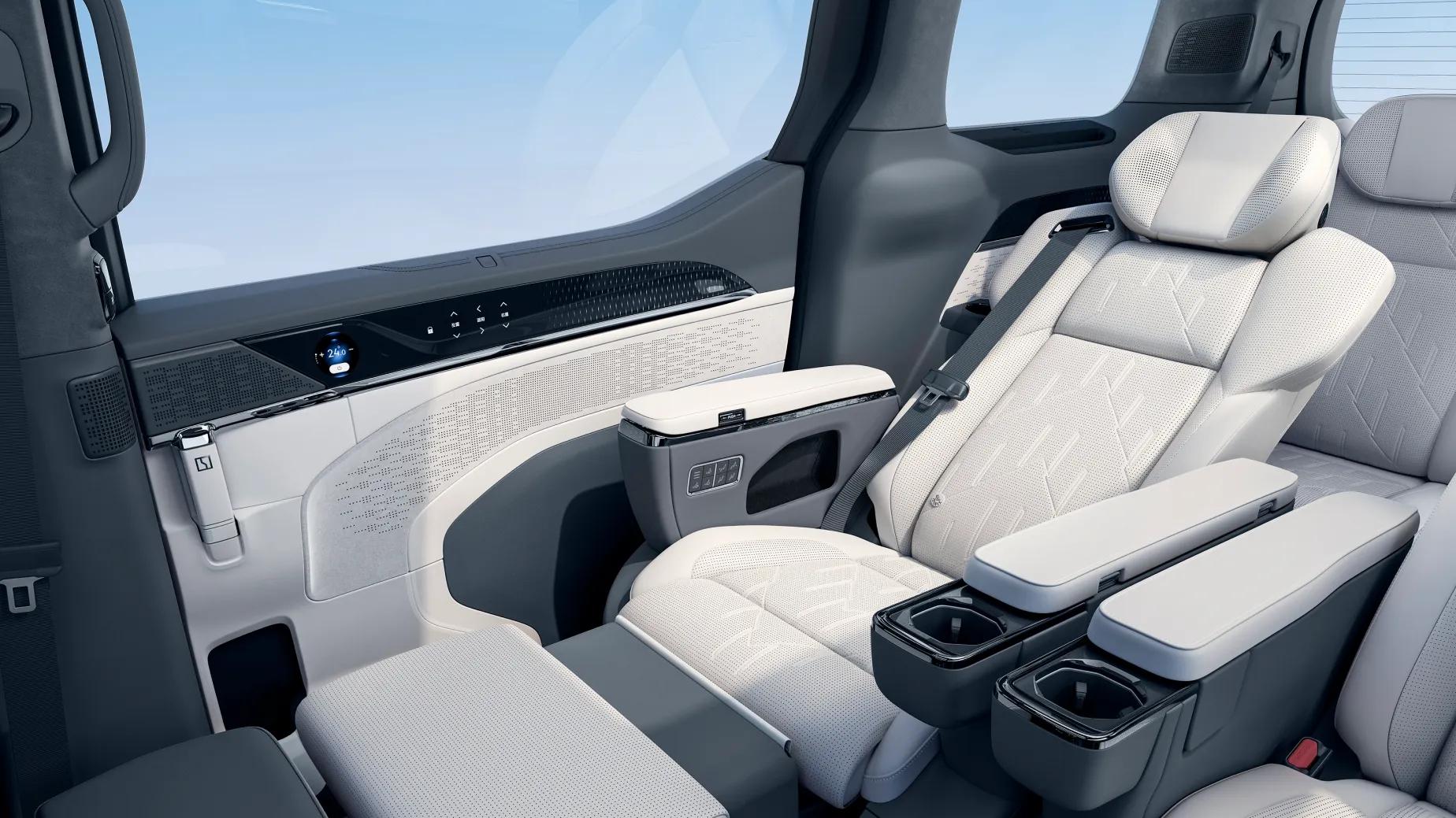 销冠极氪009官宣要出新款，国产MPV能否继续领跑？