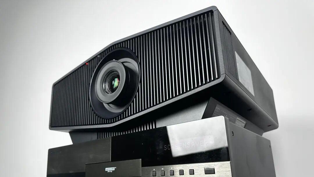 “为什么我们还需要蓝光机？”4K投影真正的上限，往往由信号源决定