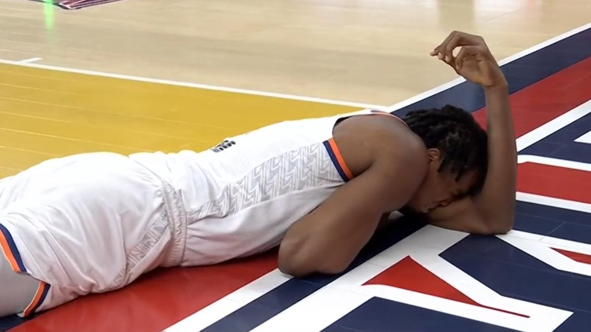 CBA再现蓄意伤人！白边遭恶汉暴力拉拽颈部，沪迷不满：阿日下手轻了