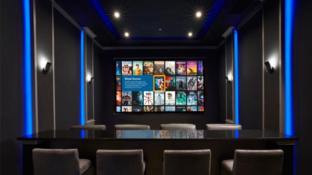 家庭影院投影机与放映机：如何选择更适合你的观影设备？