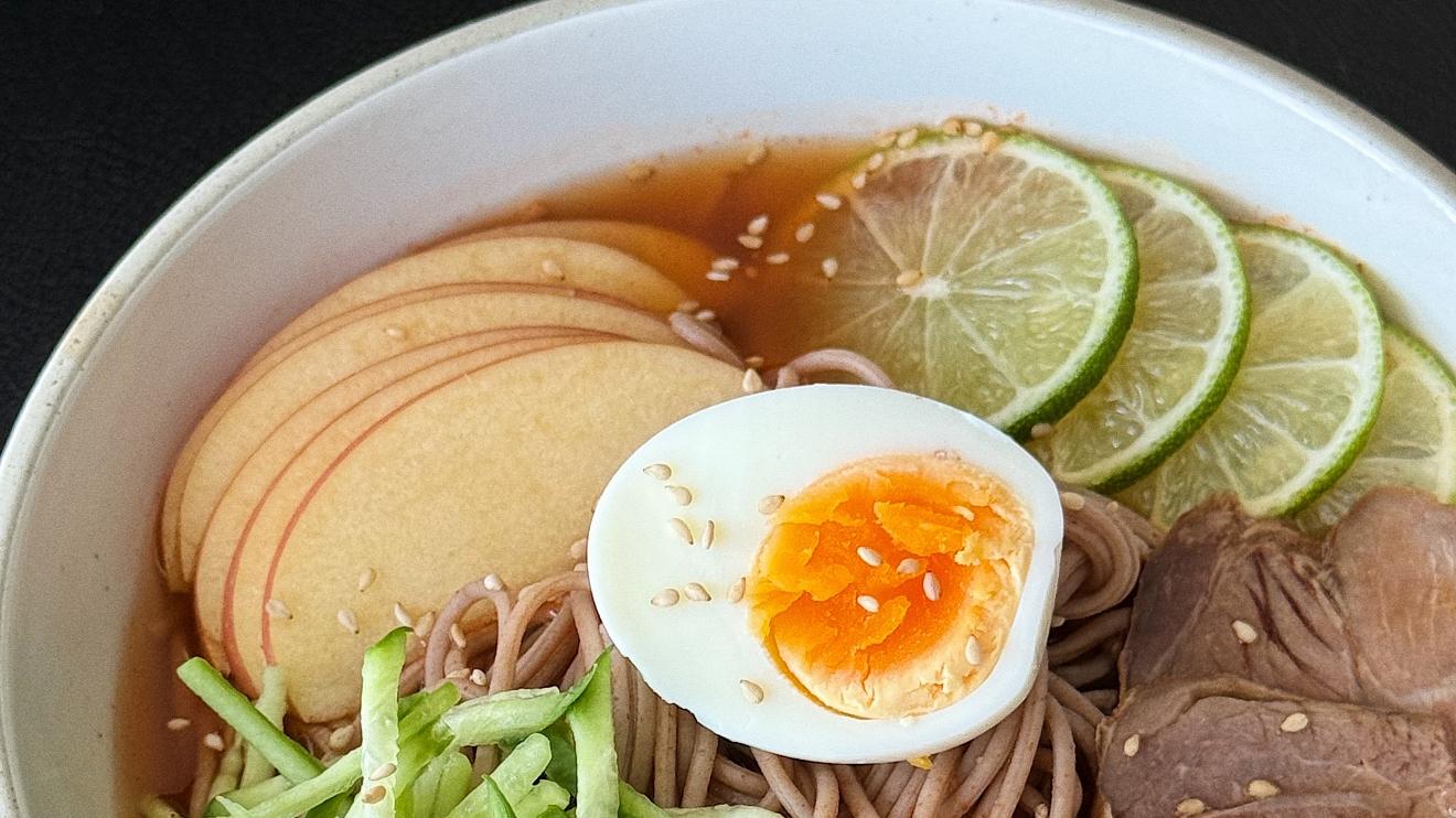 夏日救星！这碗透心凉的冷面让我妈都夸我"厨神附体"