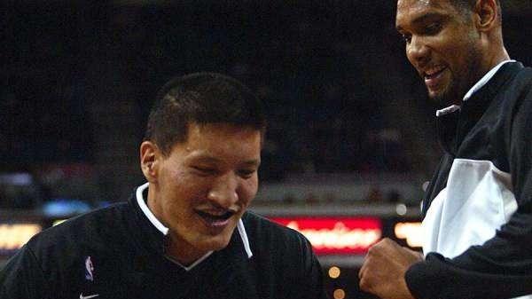 巴特尔透露马刺趣事，反向教会邓肯中文！