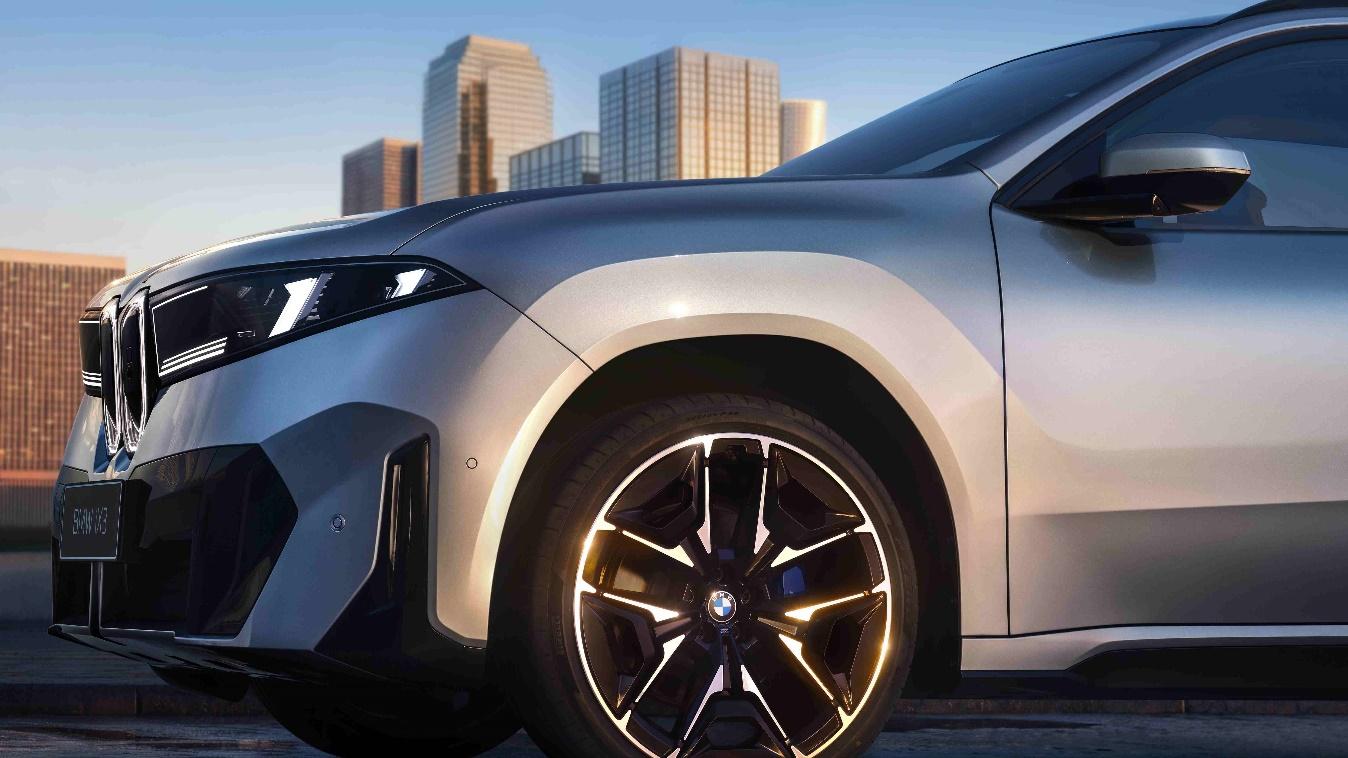 新世代BMW iX3长轴距版诠释“可持续的豪华”