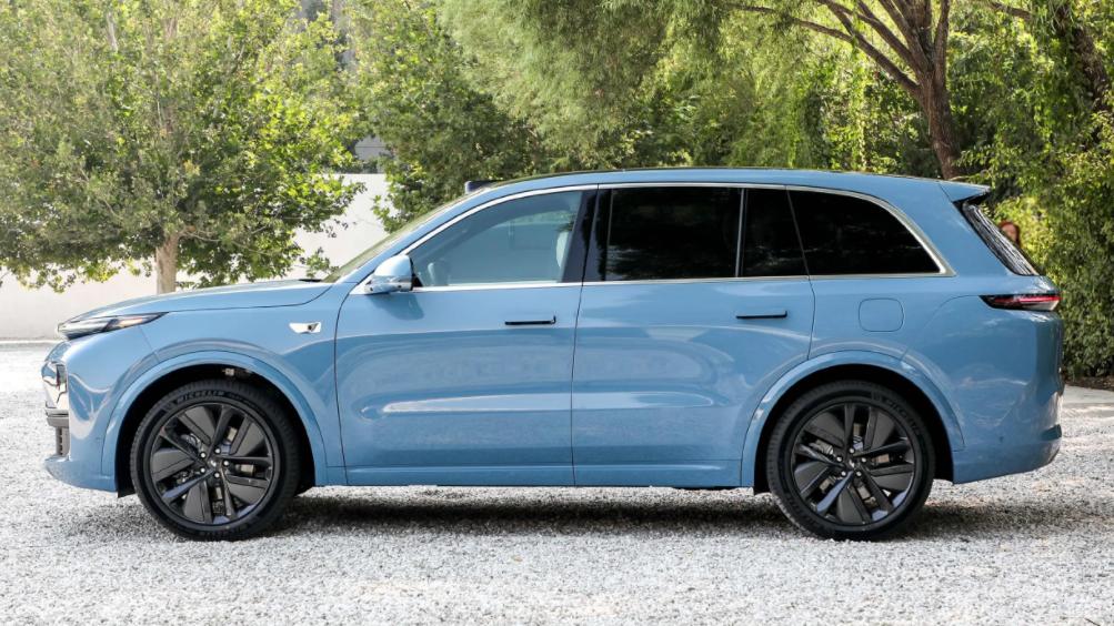 馈电油耗7.5L/100km，轴距超3米，家用不妨看看理想L8