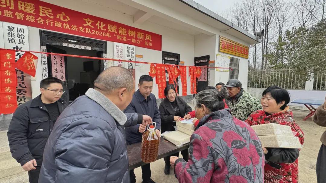 信阳市市场监管综合行政执法支队开展“四送一助力”帮创活动