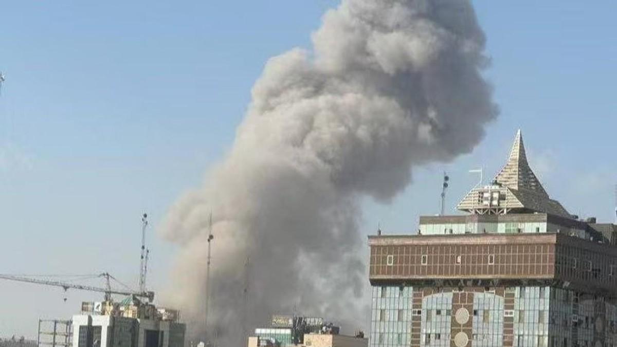 伊朗袭击美军航母，美英油轮被炸，特朗普急了