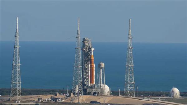 NASA启动载人绕月飞行前关键测试 时隔54年 人类即将重返月球