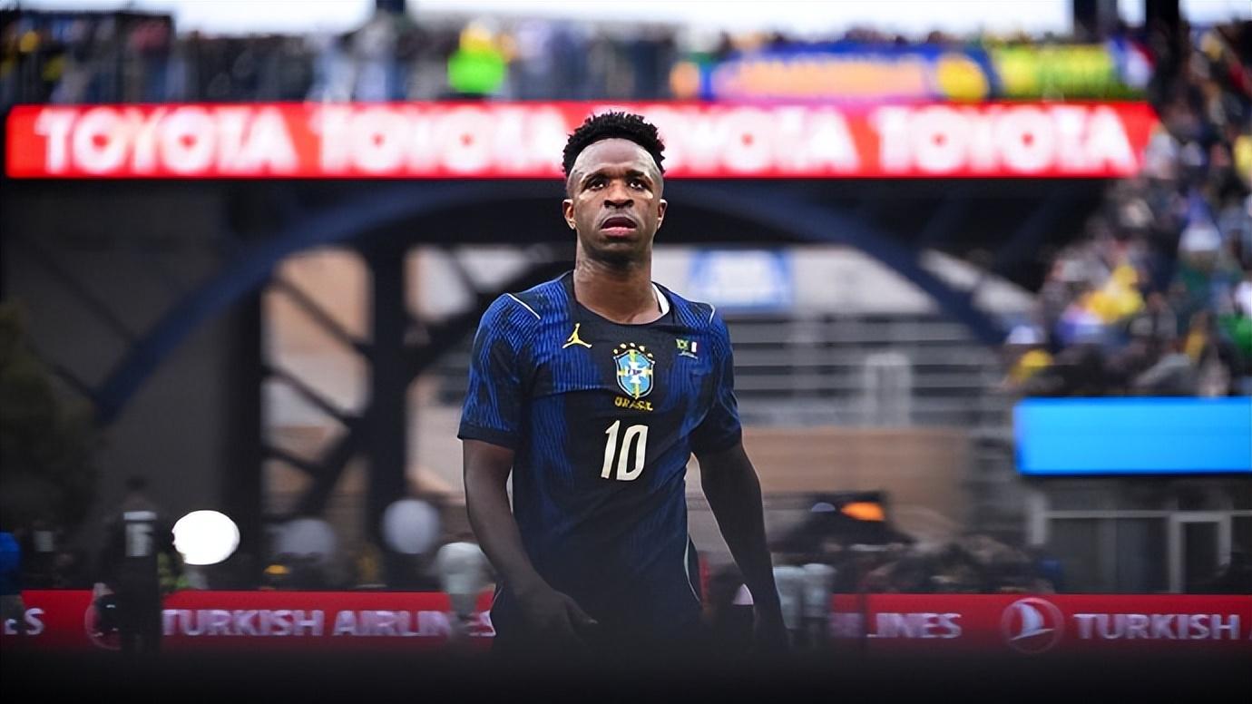 热身赛法国2比1巴西，少一人作战仍赢球，安切洛蒂该启用内马尔