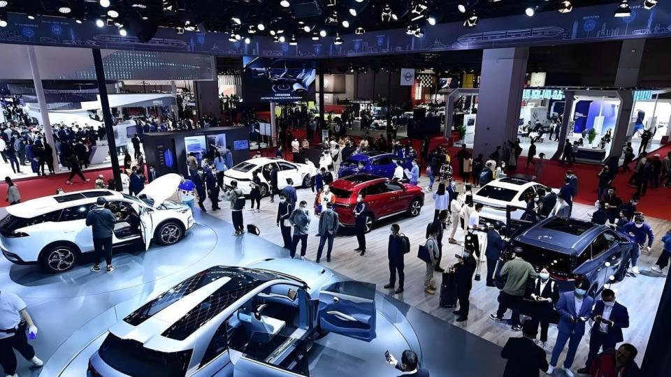 160位高管集体挨刀，中国车市开始大变革！