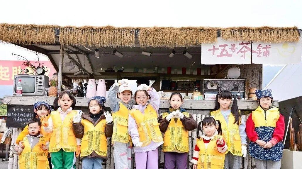 我们在茶山捡垃圾，却意外捡到了……