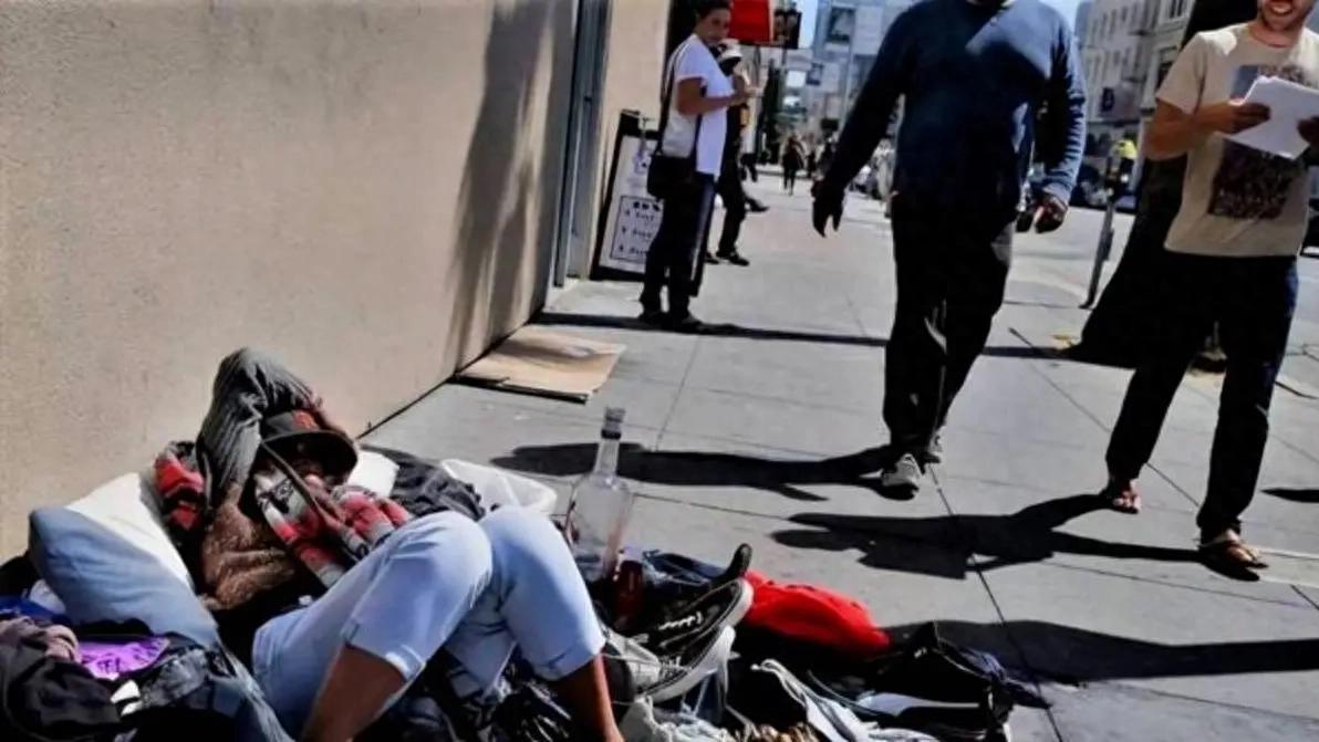 西方主流媒体关注“斩杀线”，中国使馆助力，揭露者紧急撤离美国