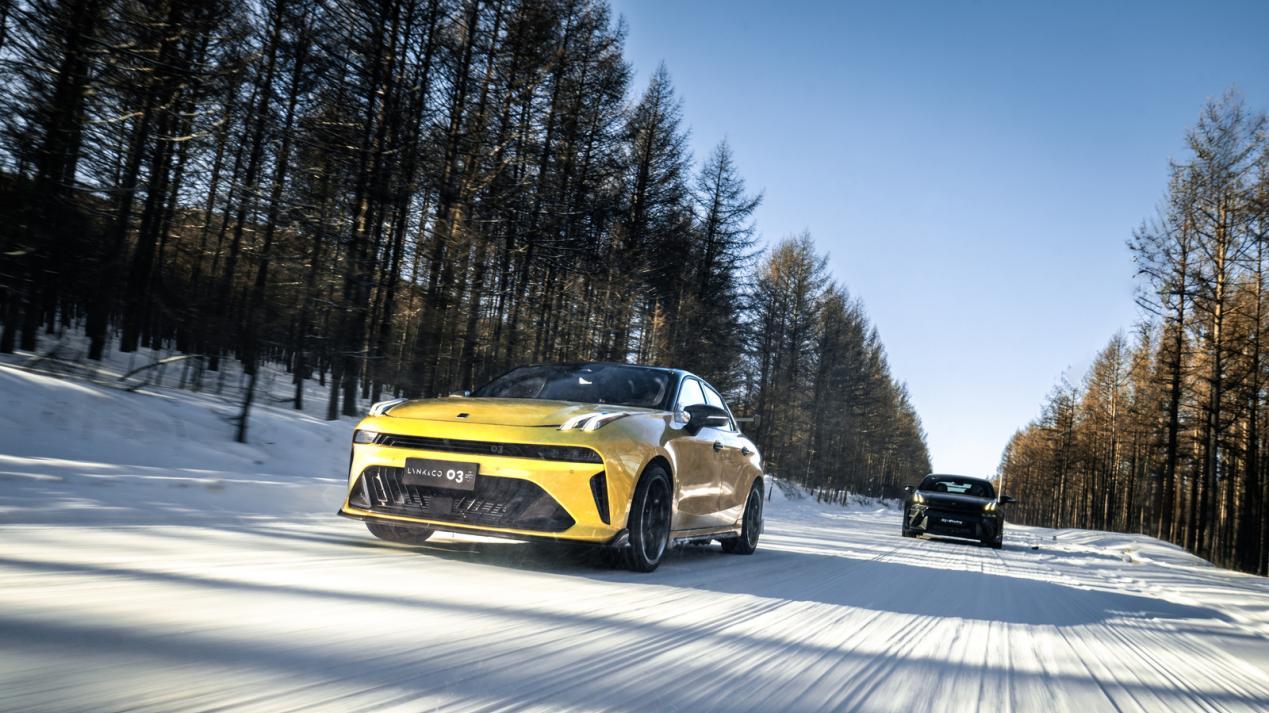 10.38万起，领克03家族带你“躺赢”崇礼雪场