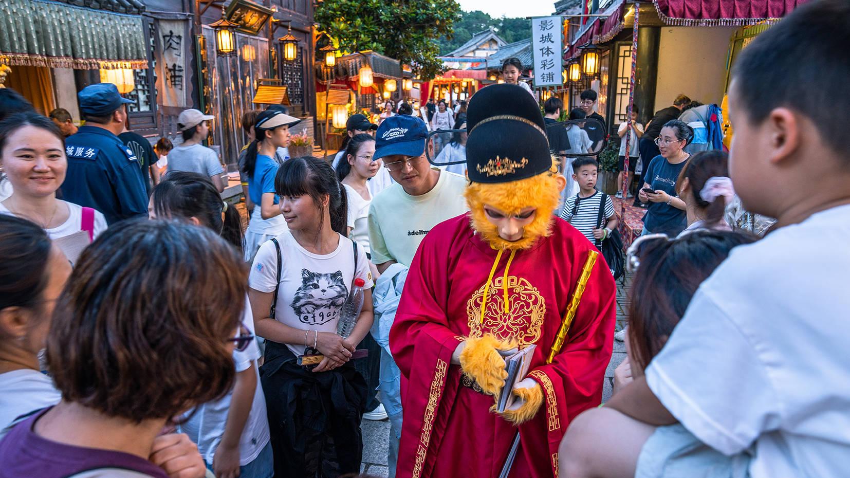 还是浙江人会玩！今年暑假夜游爆火的密码，竟是一张小纸片
