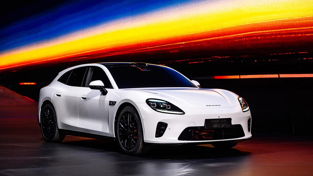 华为广汽联手不凡，启境GT7首秀扬出十大黑科技