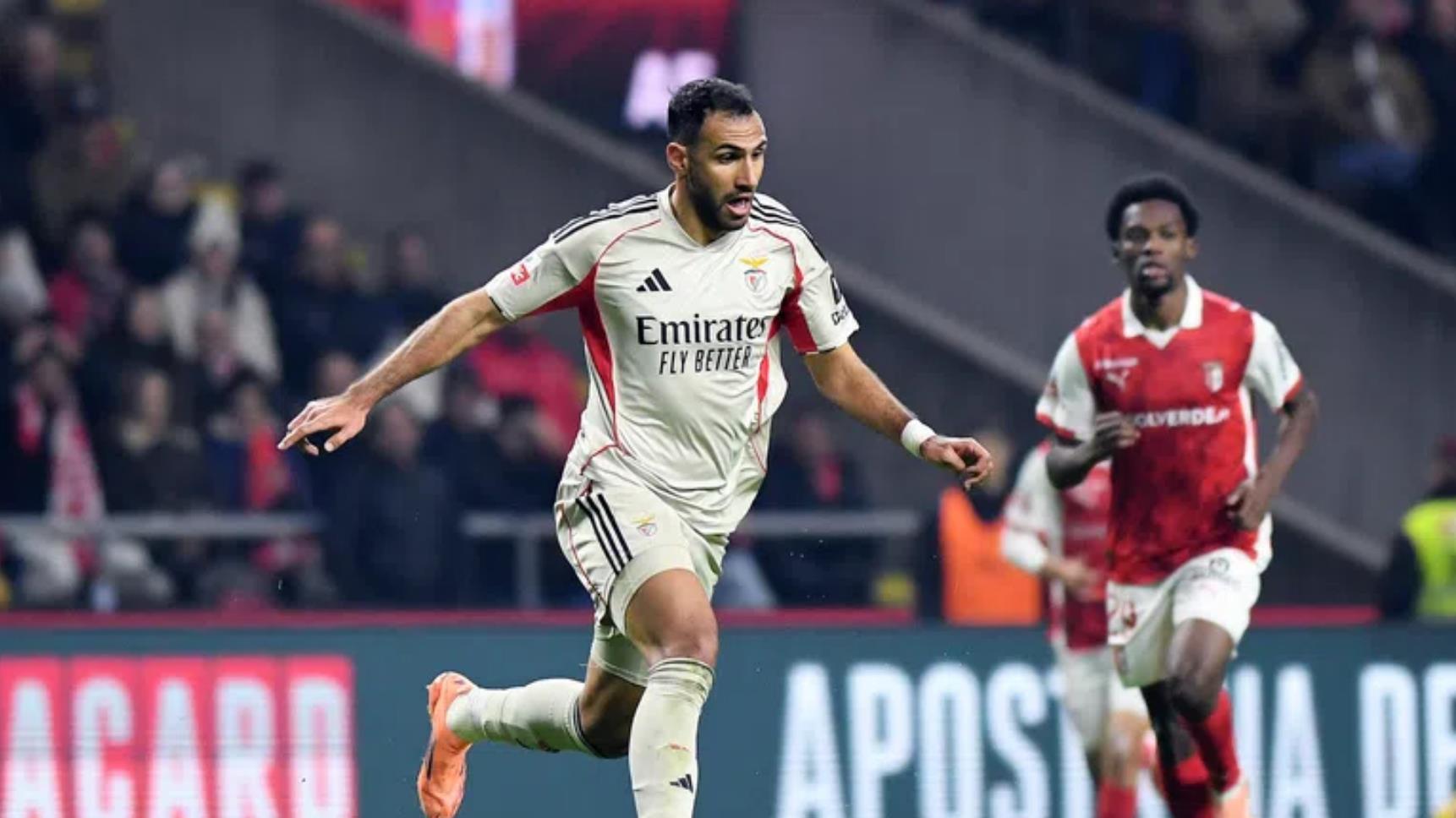 记者连环发问逗笑穆里尼奥？穆里尼奥：再问一个，这次我认真说！