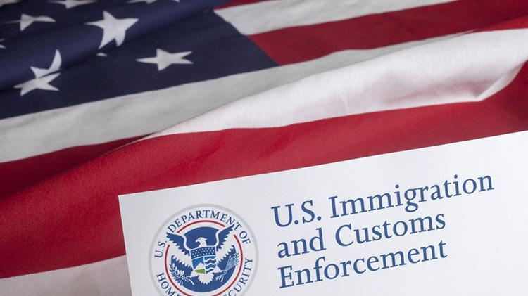 美国EB1A杰出人才绿卡申请，$2965的加急费要不要省？